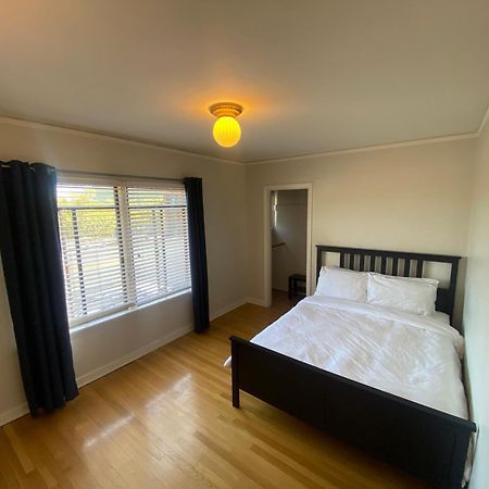Furnished Apartments - Climate Pledge Arena Next Door Seattle Bagian luar foto